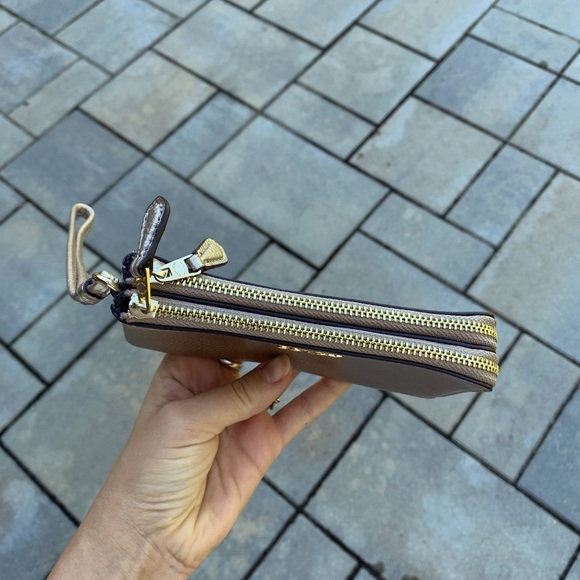 Coach rosegold wallet - Picture 2 of 3